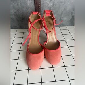 Banana Republic Ankle Strap Heels in Peach Leather & Suede Size 7. NWOT